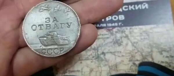 Награда вернулась к фронтовику через 74 года - видео Награда вернулась к фронтовику через 74 года - видео - Sputnik Latvija