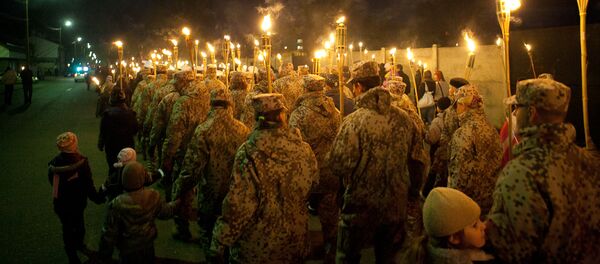 Факельное шествие в Лиепая в День Лачплесиса - Sputnik Латвия