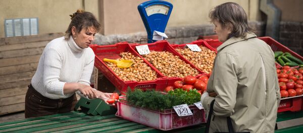 Прилавок на рынке - Sputnik Латвия