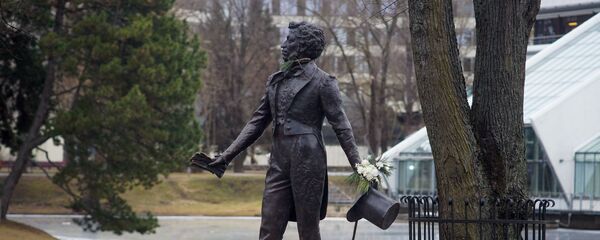 Памятник Александру Пушкину в Риге - Sputnik Латвия