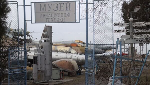 Летчики в отставке спасли военный аэродром в Таганроге - видео - Sputnik Латвия
