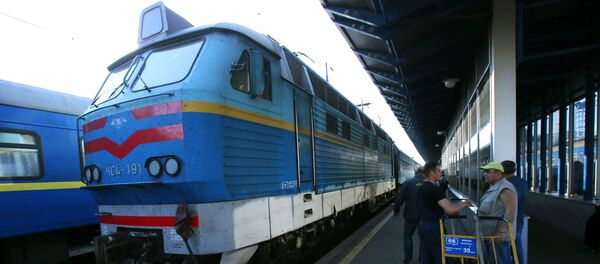 Прибытие поезда на Центральный железнодорожный вокзал в Киеве. Прибытие поезда на Центральный железнодорожный вокзал в Киеве. - Sputnik Latvija