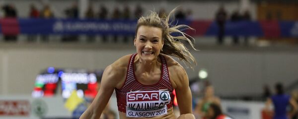 Лаура Икауниеце выполняет попытку прыжка в длину на чемпионате Европы в Глазго 1 марта 2019 года Лаура Икауниеце выполняет попытку прыжка в длину на чемпионате Европы в Глазго 1 марта 2019 года - Sputnik Латвия