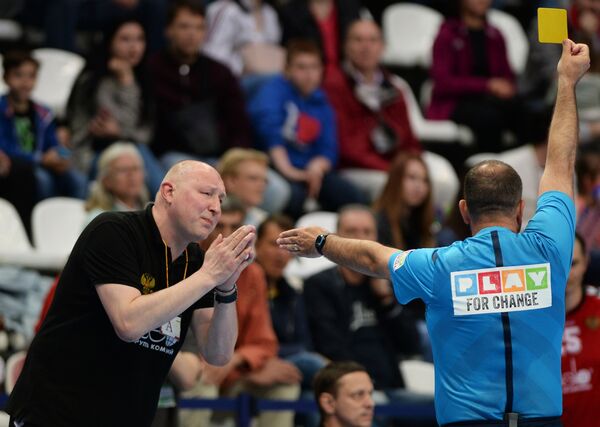 В футбол будут играть по-новому: уже летом вводятся изменения в правилах - Sputnik Латвия