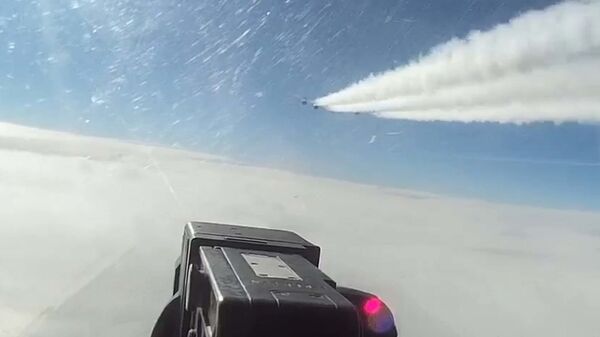 Перехватить и уничтожить: учения морской авиации Балтийского флота - Sputnik Латвия