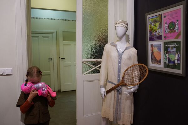 Икона эпохи эмансипации: в Риге открылась необычная выставка - Sputnik Латвия