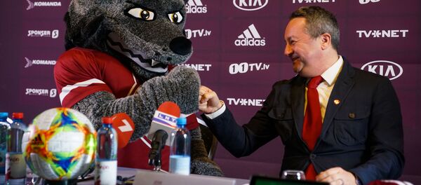 Главный тренер сборной Латвии по футболу Славиша Стоянович - Sputnik Латвия