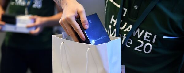 Продажа флагманских смартфонов Huawei Продажа флагманских смартфонов Huawei - Sputnik Latvija