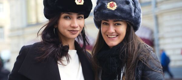 Девушки в ушанках - Sputnik Латвия