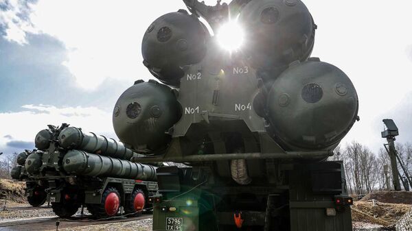 Новые расчеты С-400 заступили на первое боевое дежурство в Калининградской области - Sputnik Latvija