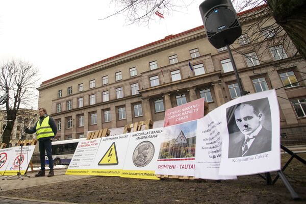 Фронт народной власти у кабмина Латвии: к ним прислушиваются Фронт народной власти у кабмина Латвии: к ним прислушиваются - Sputnik Латвия