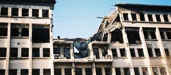 Разрушенное в результате натовской бомбардировки здание Союзного полицейского управления в Белграде Разрушенное в результате натовской бомбардировки здание Союзного полицейского управления в Белграде - Sputnik Latvija