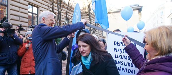 Премьер Кришьянис Кариньш пропускает главу профсоюза Ингу Ванагу для переговоров - Sputnik Латвия