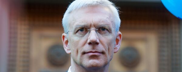 Премьер Кришьянис Кариньш на акции протеста Латвийского профсоюза работников образования и науки Премьер Кришьянис Кариньш на акции протеста Латвийского профсоюза работников образования и науки - Sputnik Latvija