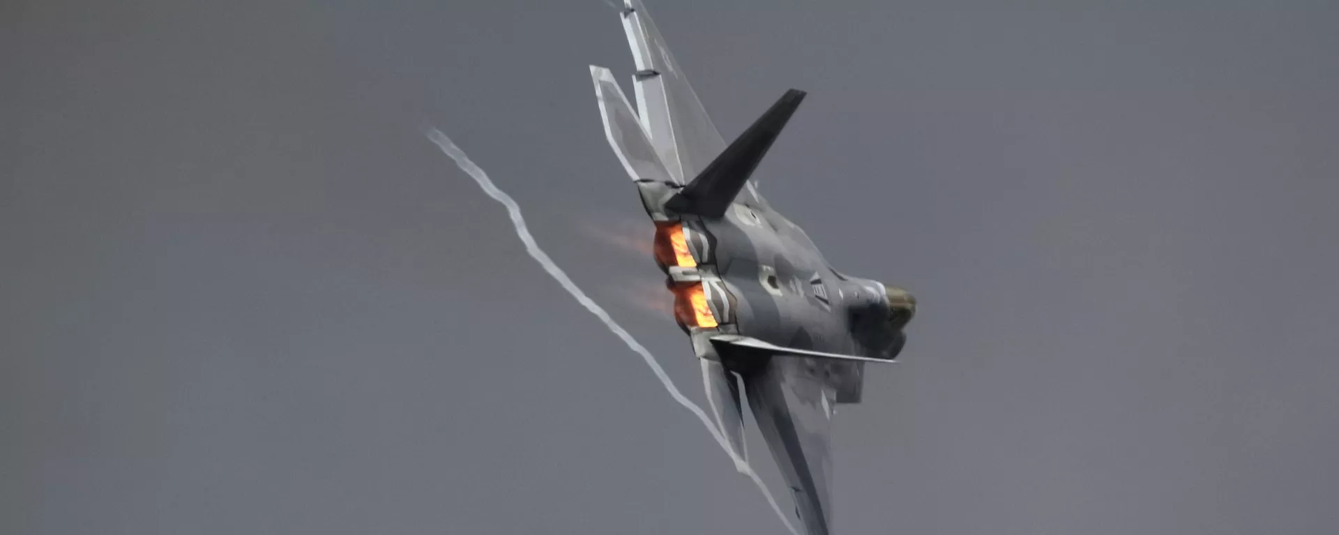 Многоцелевой истребитель F-22 Raptor - Sputnik Latvija, 1920, 13.12.2020