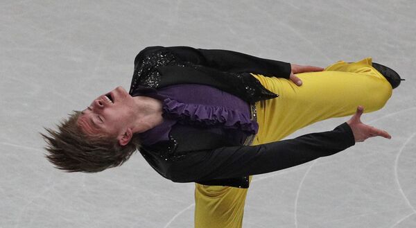 Денис Васильев с трудом пробился в произвольную программу на ЧМ - Sputnik Латвия