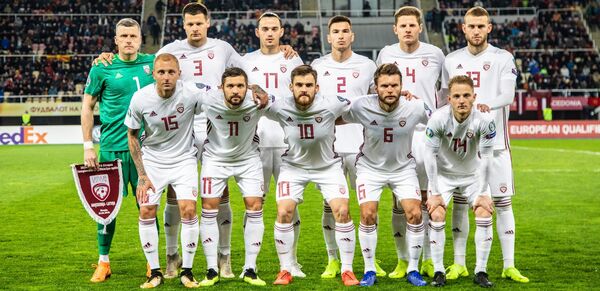 Сборная Латвии с новым тренером стартовала в отборе Евро-2020 - Sputnik Латвия