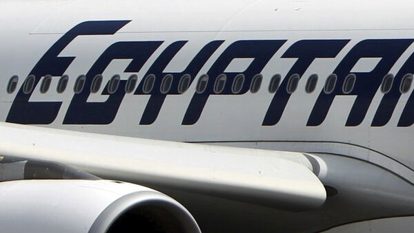 Самолет авиакомпании EgyptAir в Египте - Sputnik Латвия