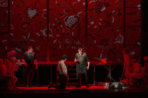 Не смейся, паяц, над разбитой любовью: долгожданная постановка в Латвийской опере - Sputnik Латвия