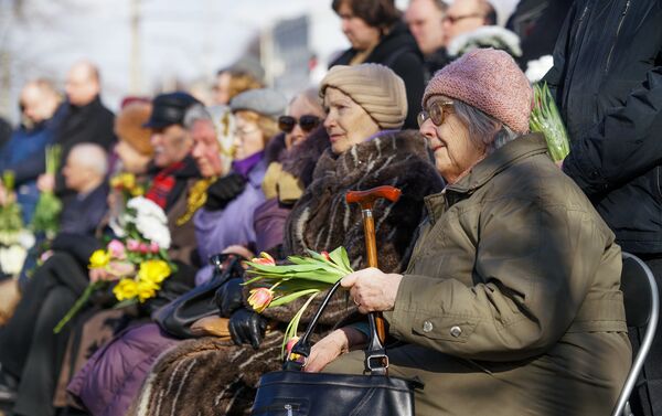 Мероприятие на железнодорожной станции Шкиротава в Риге в День памяти жертв коммунистического террора - Sputnik Латвия