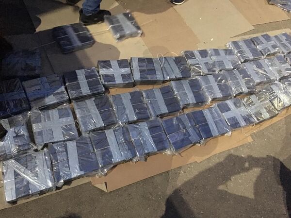 Под Москвой задержали 300 кг гашиша под видом морепродуктов из Латвии Под Москвой задержали 300 кг гашиша под видом морепродуктов из Латвии - Sputnik Латвия