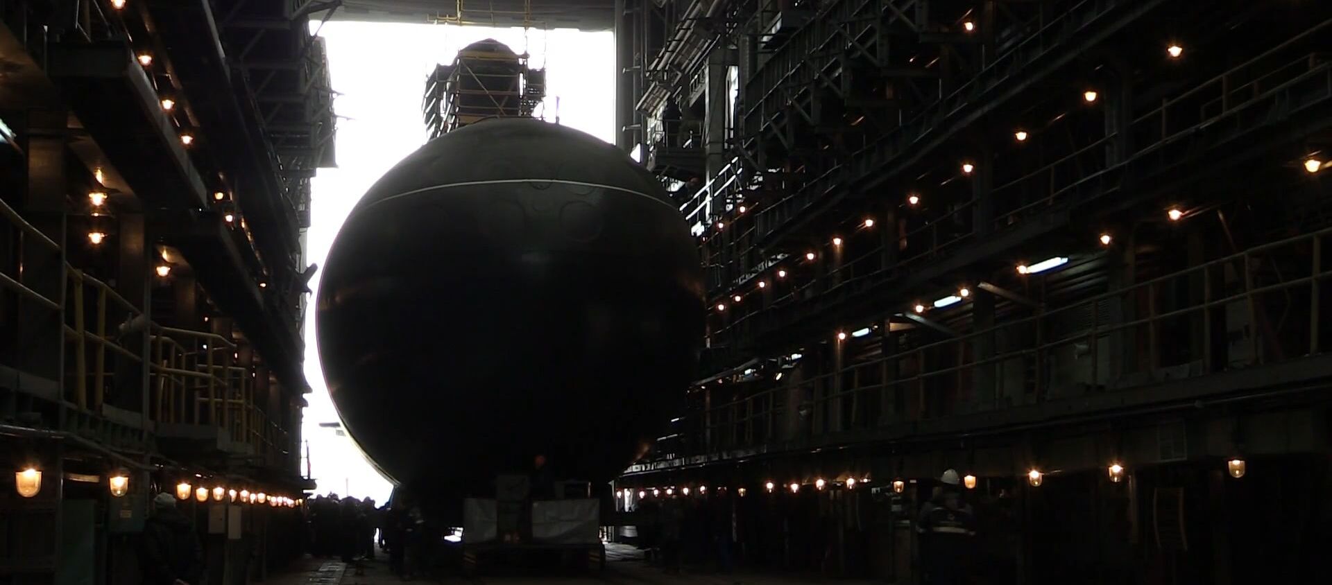 Кадры спуска на воду первой подлодки для Тихоокеанского флота РФ - Sputnik Latvija, 1920, 30.03.2019