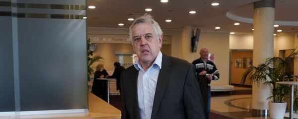 Правозащитник Александр Гапоненко на втором Вселатвийском родительском собрании Правозащитник Александр Гапоненко на втором Вселатвийском родительском собрании - Sputnik Латвия