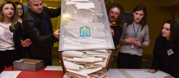 Подсчёт голосов на выборах президента Украины - Sputnik Латвия