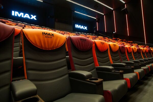 В торговом центре Akropole открылся пока единственный в Латвии кинотеатр формата IMAX. На первый сеанс билеты были распроданы заранее - Sputnik Латвия
