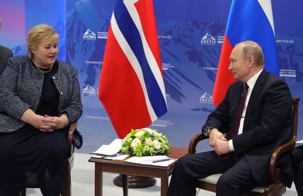 Путин поспорил с президентом Финляндии о санкциях против России - Sputnik Латвия