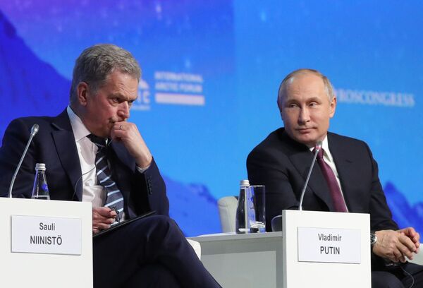 Путин поспорил с президентом Финляндии о санкциях против России - Sputnik Латвия