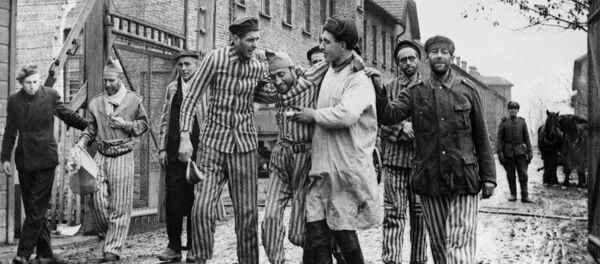 Освобождение советскими войсками узников немецко-фашистского концлагеря Аушвиц-Биркенау - Освенцим - Sputnik Latvija