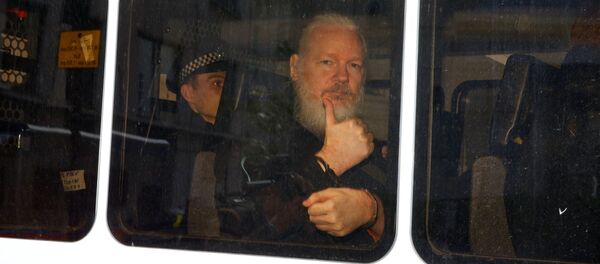 Основатель WikiLeaks Джулиан Ассанж Основатель WikiLeaks Джулиан Ассанж - Sputnik Latvija