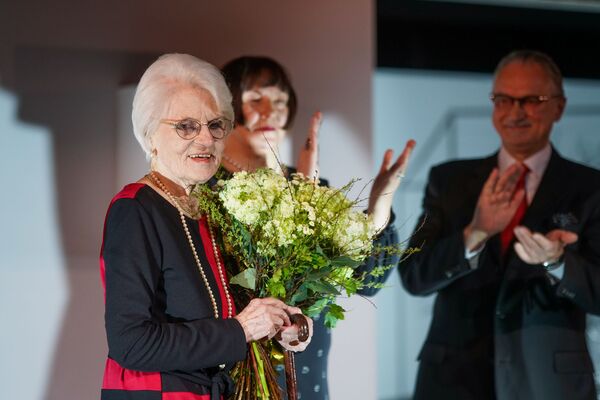 Море живых воспоминаний: в Латвии вручили главную арт-премию - Sputnik Латвия