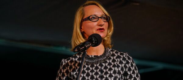 С речью к собравшимся обратилась министр культуры Даце Мелбарде С речью к собравшимся обратилась министр культуры Даце Мелбарде - Sputnik Latvija
