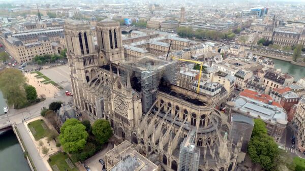 Маленький Чернобыль: Париж полон свинца после пожара в соборе Нотр-Дам - Sputnik Латвия