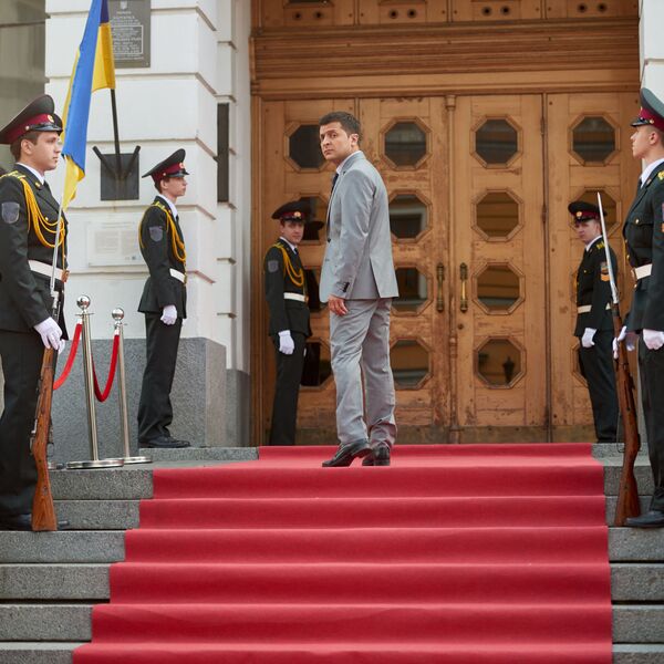 С Донбассом поступим по-новому. Как Зеленский взорвал украинскую политику - Sputnik Латвия