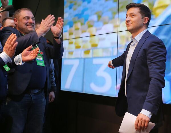 ЦИК подтверждает: Зеленский будет новым президентом Украины ЦИК подтверждает: Зеленский будет новым президентом Украины - Sputnik Латвия