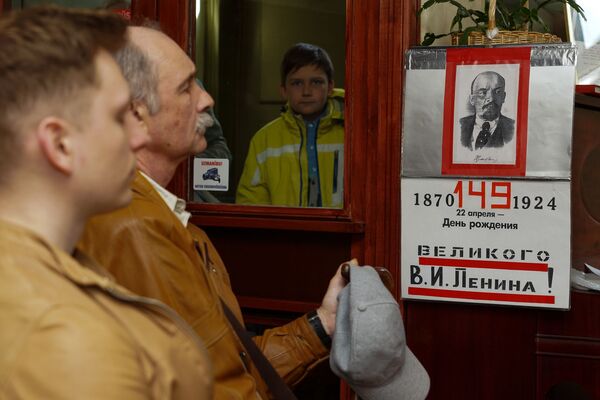 Ленин жил, Ленин жив, Ленин будет жить в Риге - Sputnik Латвия