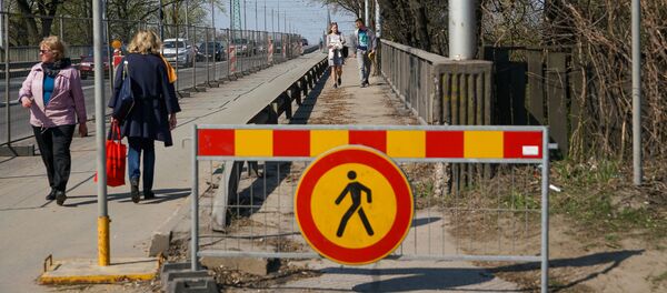 Ремонтные работы на аварийном мосту на улице Деглава в Риге Ремонтные работы на аварийном мосту на улице Деглава в Риге - Sputnik Latvija