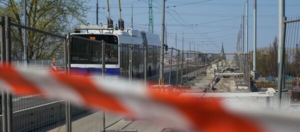 Ремонтные работы на аварийном мосту на улице Деглава в Риге - Sputnik Латвия