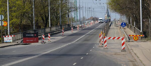 Ремонтные работы на аварийном мосту на улице Деглава в Риге Ремонтные работы на аварийном мосту на улице Деглава в Риге - Sputnik Latvija