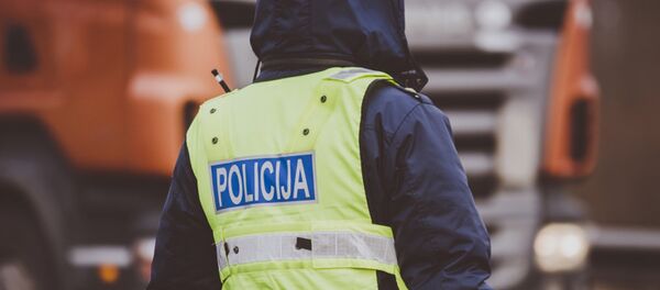 Policijas darbinieki. Foto no arhīva Policijas darbinieki. Foto no arhīva - Sputnik Latvija