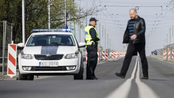 Закрыто движение по мосту на улице Деглава в Риге - Sputnik Латвия