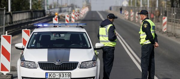 Slēgta satiksme uz Deglava tilta Rīgā Slēgta satiksme uz Deglava tilta Rīgā - Sputnik Latvija