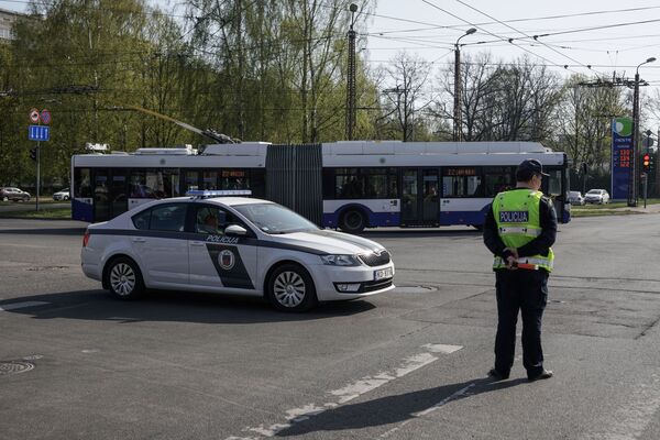 Транспортный апокалипсис: рижане обсуждают закрытие Деглавского моста - Sputnik Латвия