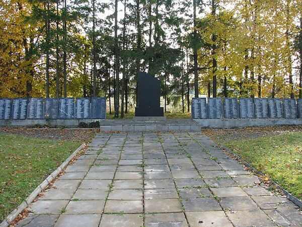 Останки воинов Красной армии торжественно перезахоронят 1 мая в Пампали - Sputnik Латвия