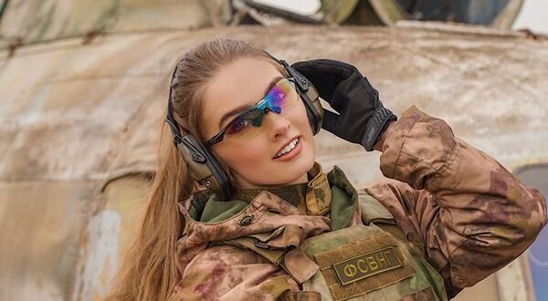 Финалистка конкурса Краса Росгвардии, лейтенант Карина Шмакова из города Грозный - Sputnik Латвия