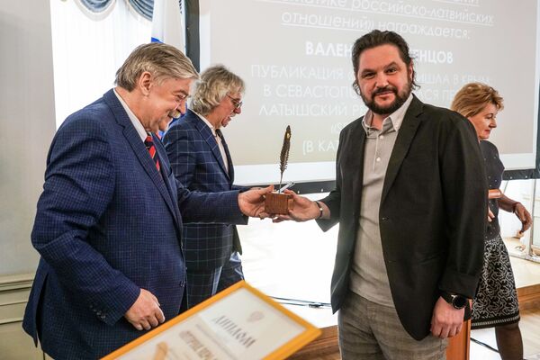 Шеф-редактор Sputnik Латвия получил Янтарное перо за репортаж из Крыма - Sputnik Латвия
