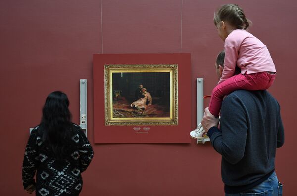 Напавший на картину Репина в Третьяковке получил 2,5 года колонии - Sputnik Латвия